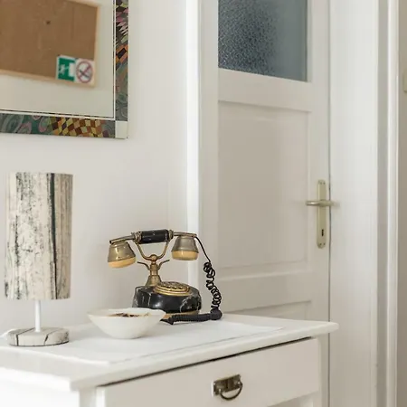 Valand Apartman *