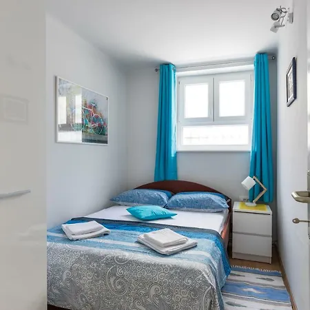 Valand Apartman